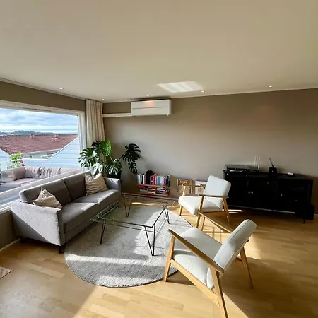 Velholdt Over 2 Etasjer Nyaraló Stavanger